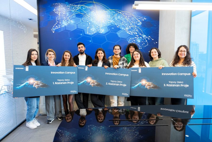 Innovation Campus graduates with Samsung